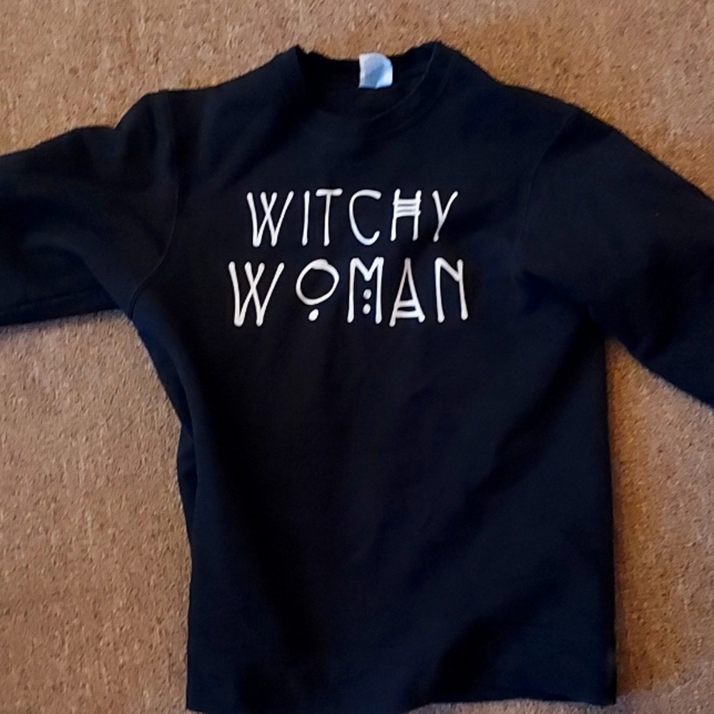 Witchy Woman crew neck